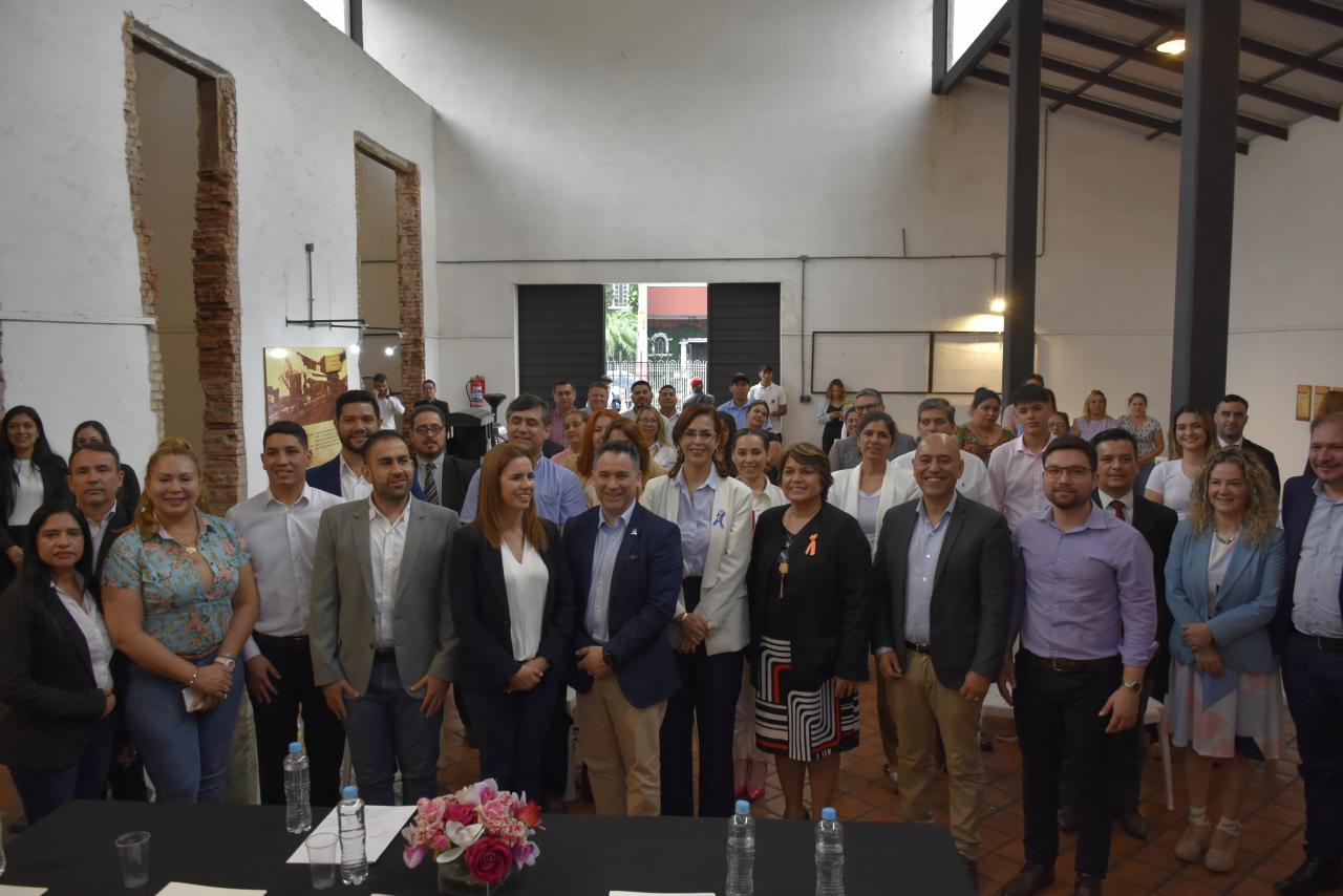 LANZAMIENTO DE PRODUCTO KUÑA...